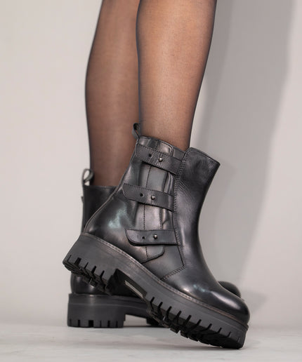 Ghete piele naturala- IVA